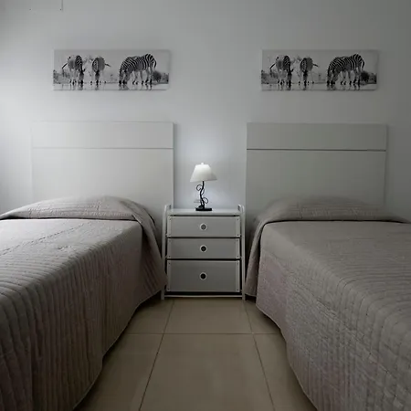 Residencial Amber Iii - Nuevo, Centrico En Zona Tranquila *