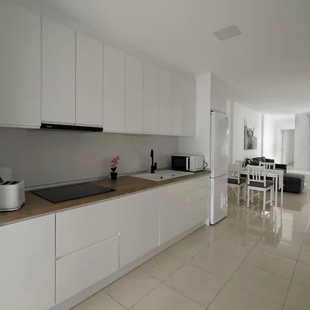 Residencial Amber Iii - Nuevo, Centrico En Zona Tranquila 公寓 *
